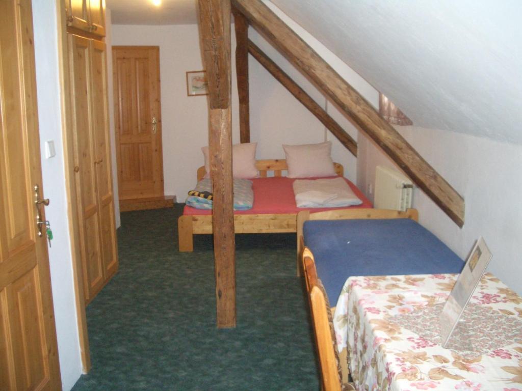 Studio (3 dospělí).